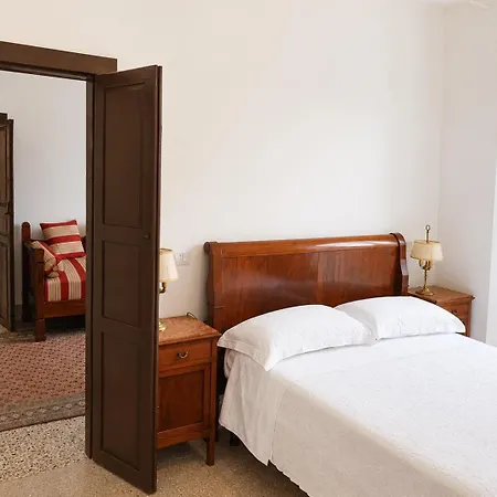 Dell'angelo Hotel *